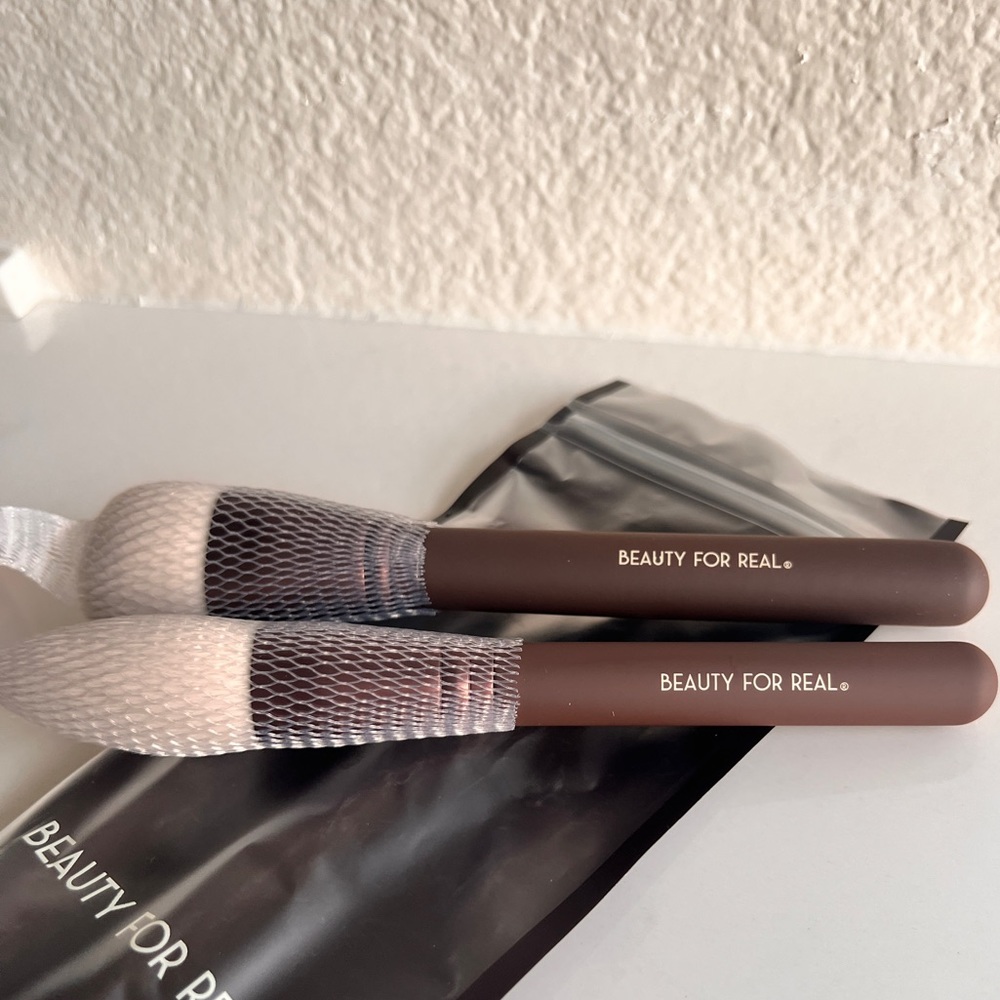 Beauty for Real Makeup Face Powder Brushes - Picture 4 of 5